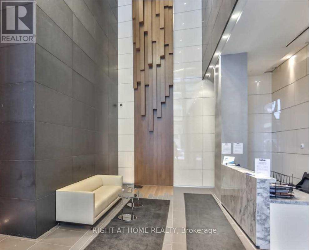 1405 - 15 Grenville Street, Toronto, Ontario  M4Y 0B9 - Photo 5 - C12603136
