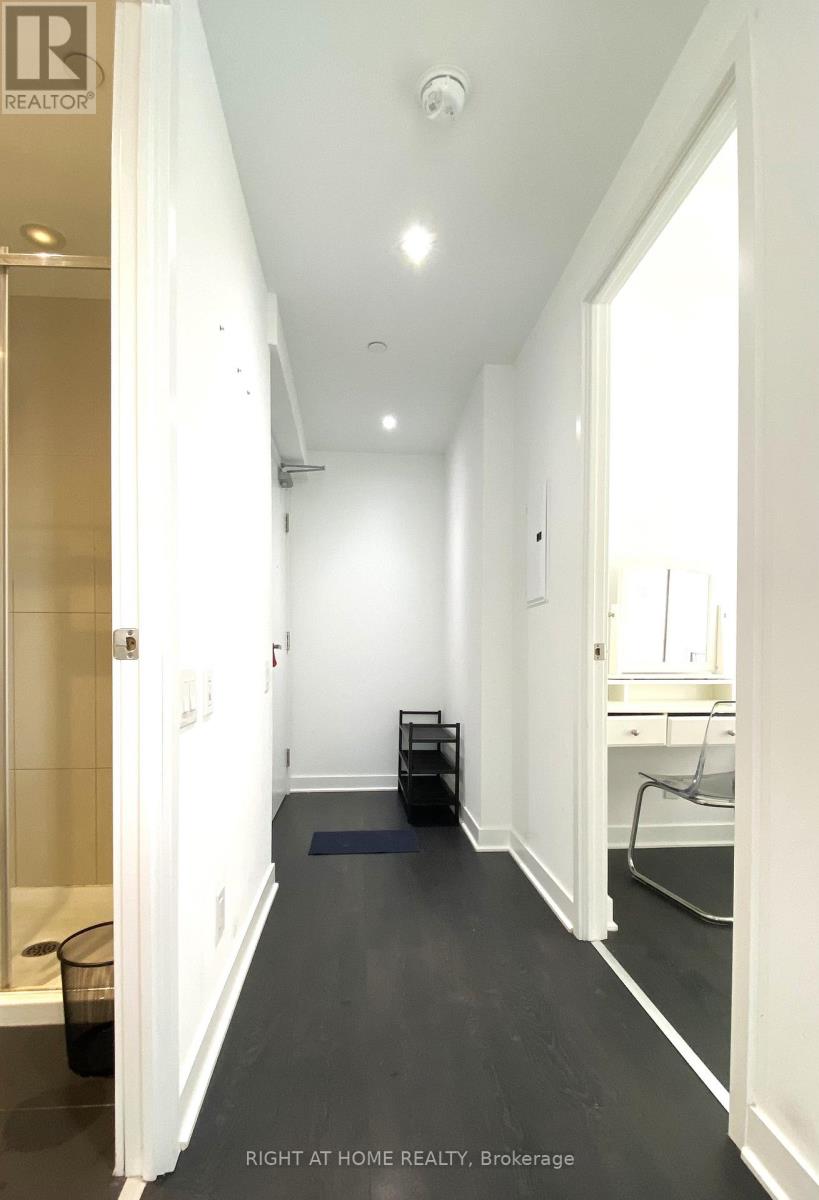 1405 - 15 Grenville Street, Toronto, Ontario  M4Y 0B9 - Photo 7 - C12603136