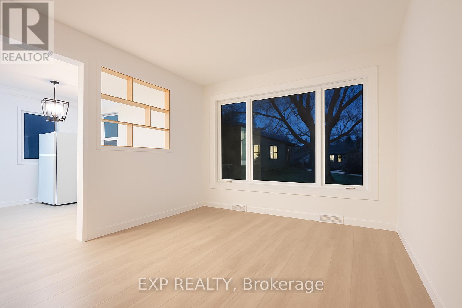 Upper - 62 Harold Avenue, Kitchener, Ontario N2A 2H8 - Photo 4 - X12603130