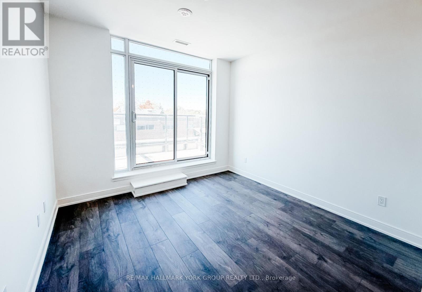 A319 - 705 Davis Drive, Newmarket, Ontario  L3Y 0J2 - Photo 3 - N12603138