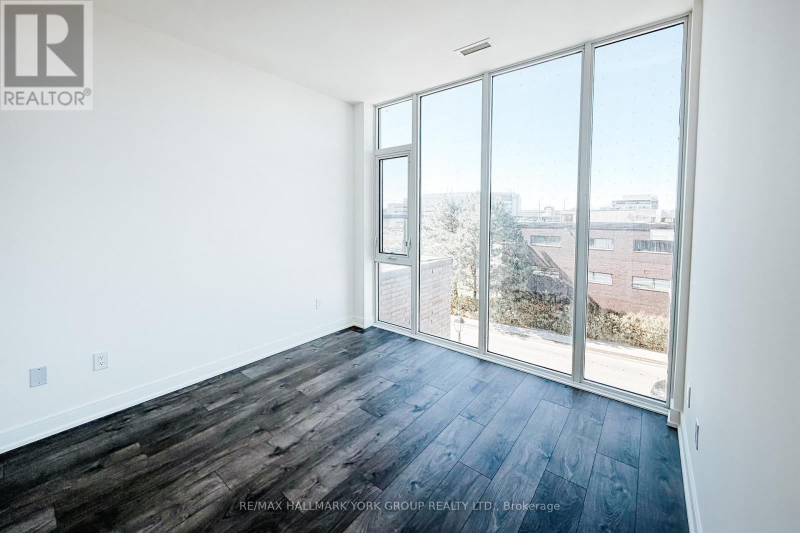 A319 - 705 Davis Drive, Newmarket, Ontario  L3Y 0J2 - Photo 6 - N12603138