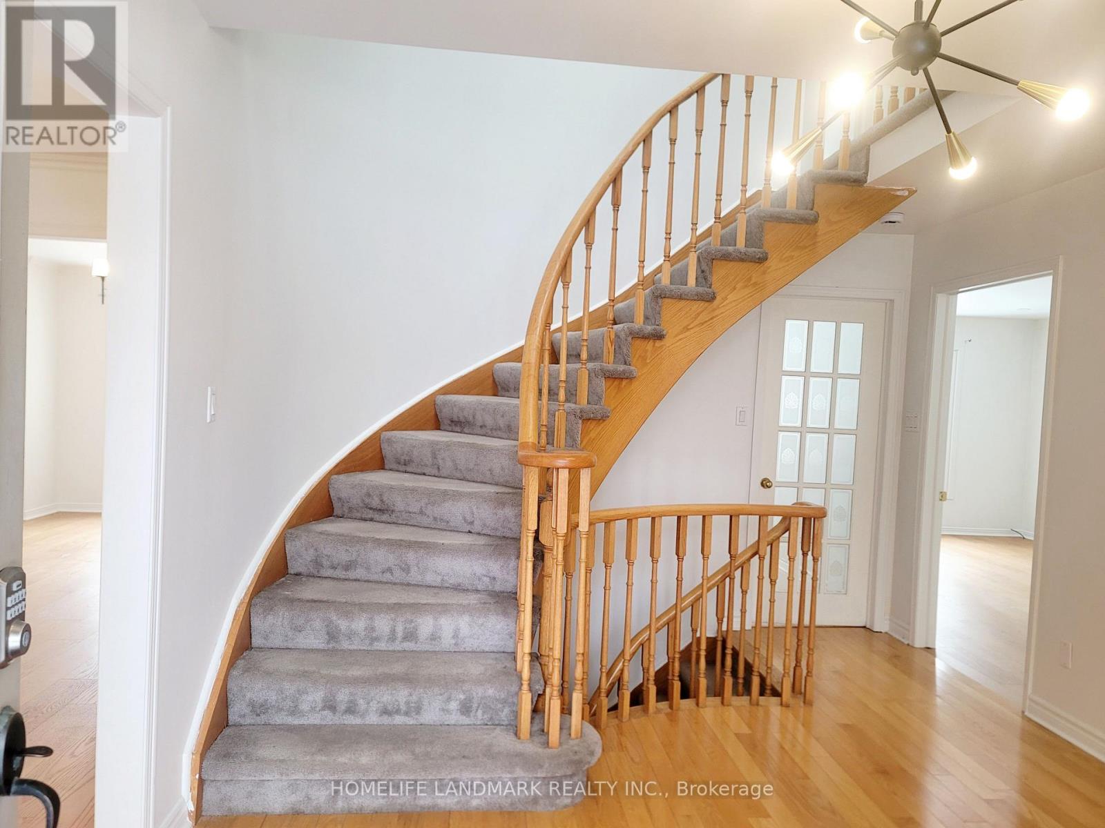 29 Worthington Avenue, Richmond Hill, Ontario  L4E 2S8 - Photo 4 - N12603160