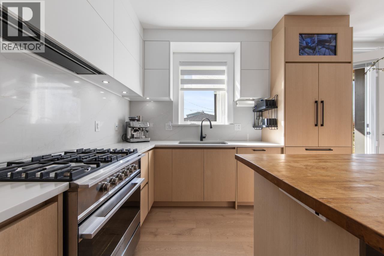 2558 Dundas Street, Vancouver, British Columbia  V5K 1P8 - Photo 10 - R3067424