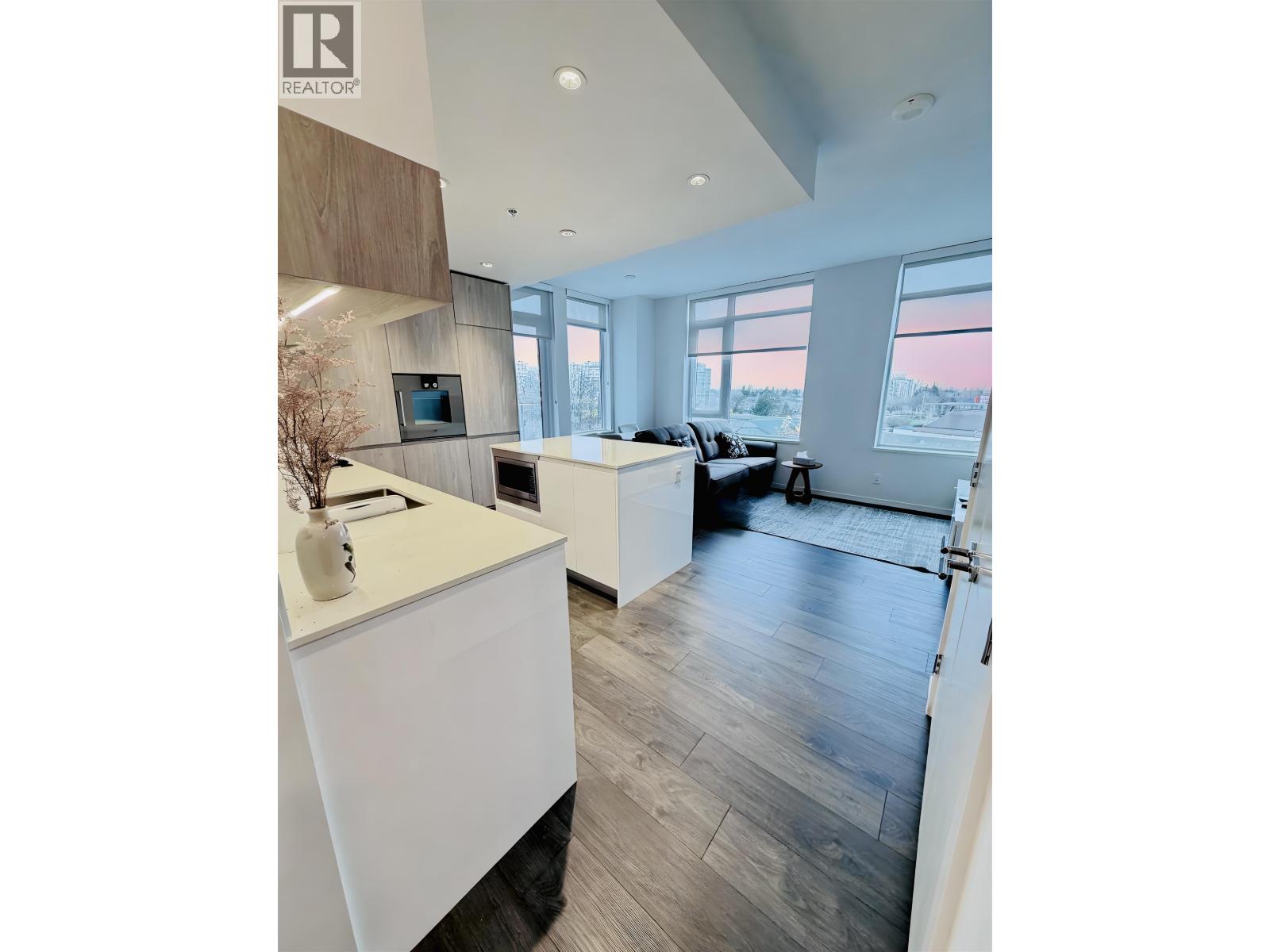 702 6788 Minoru Boulevard, Richmond, British Columbia  V6Y 0M6 - Photo 3 - R3071840