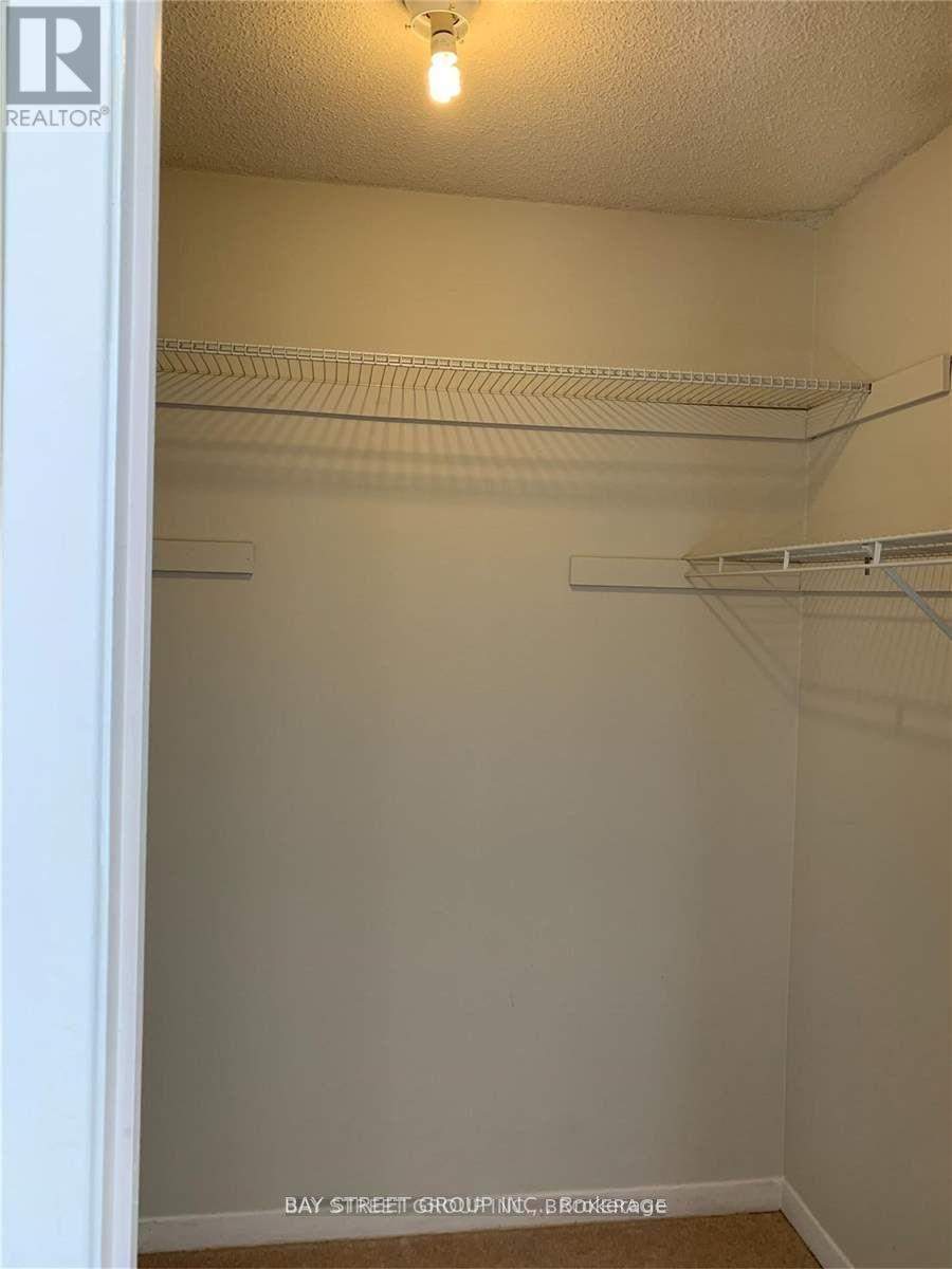 13 - 1550 Grosvenor Street, Oakville, Ontario  L6H 2Z1 - Photo 13 - W12603152