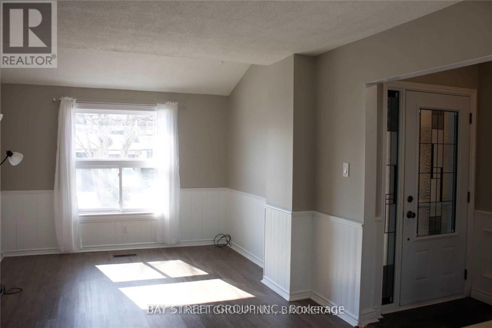 13 - 1550 Grosvenor Street, Oakville, Ontario  L6H 2Z1 - Photo 2 - W12603152