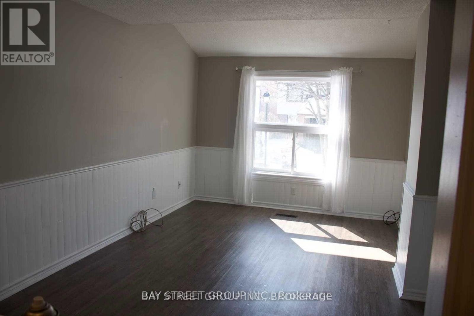 13 - 1550 Grosvenor Street, Oakville, Ontario  L6H 2Z1 - Photo 3 - W12603152