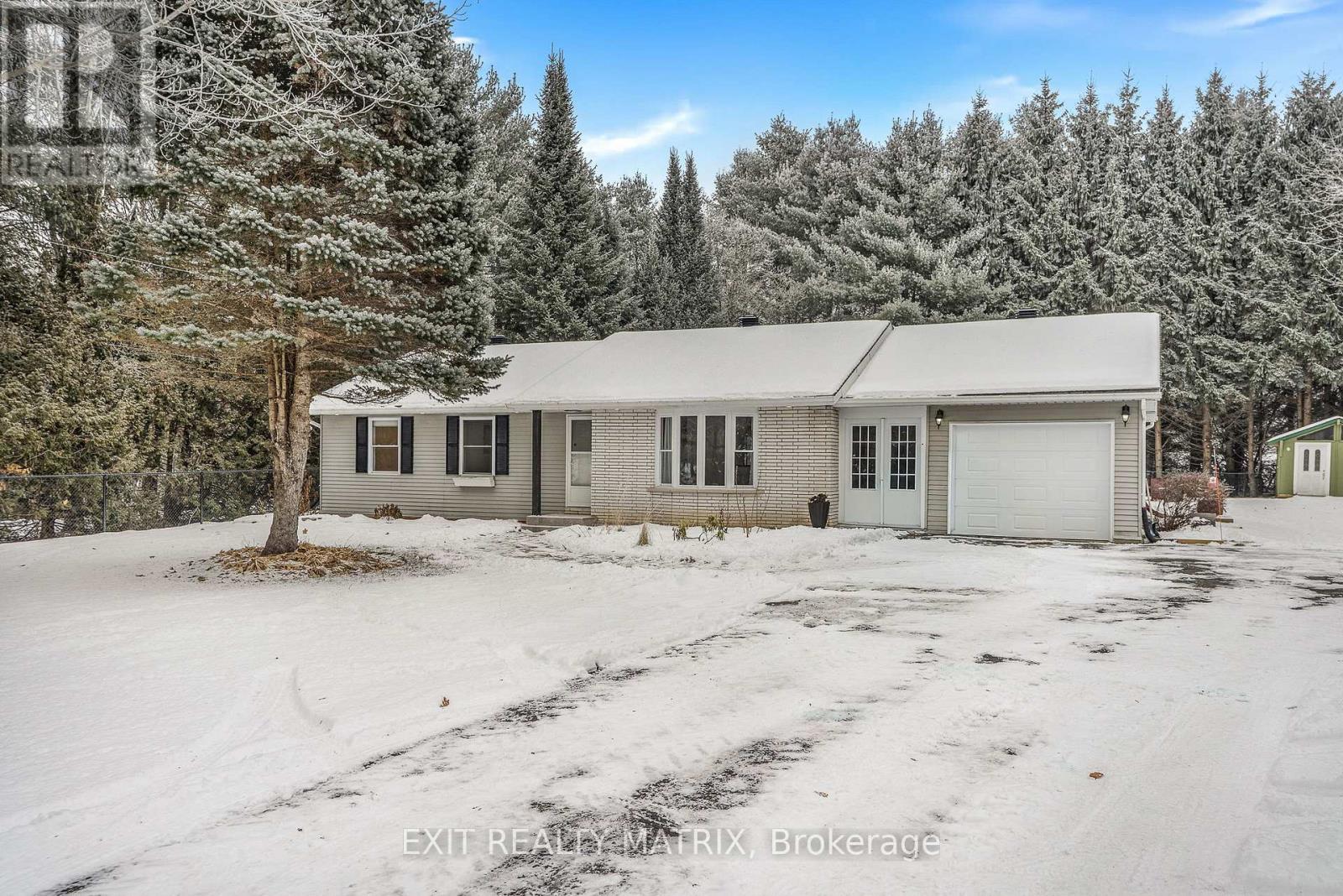 1261 GOLF ROAD, East Hawkesbury, Ontario