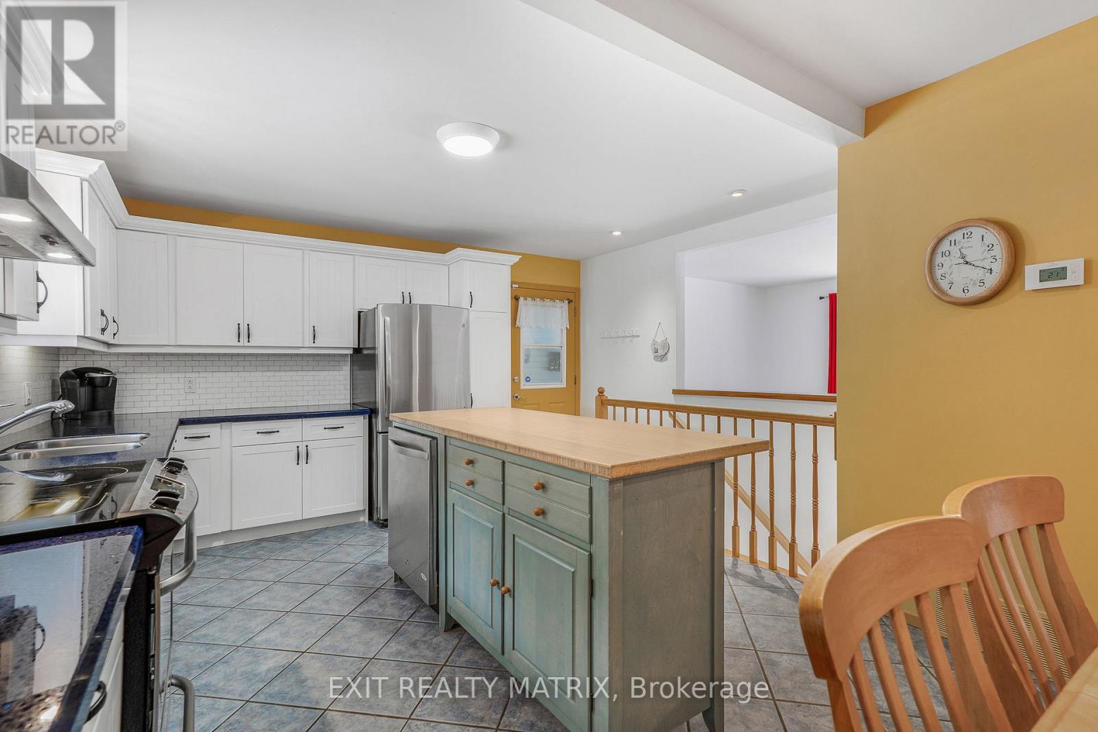 1261 Golf Road, East Hawkesbury, Ontario K6A 2R2 - Photo 11 - X12603196