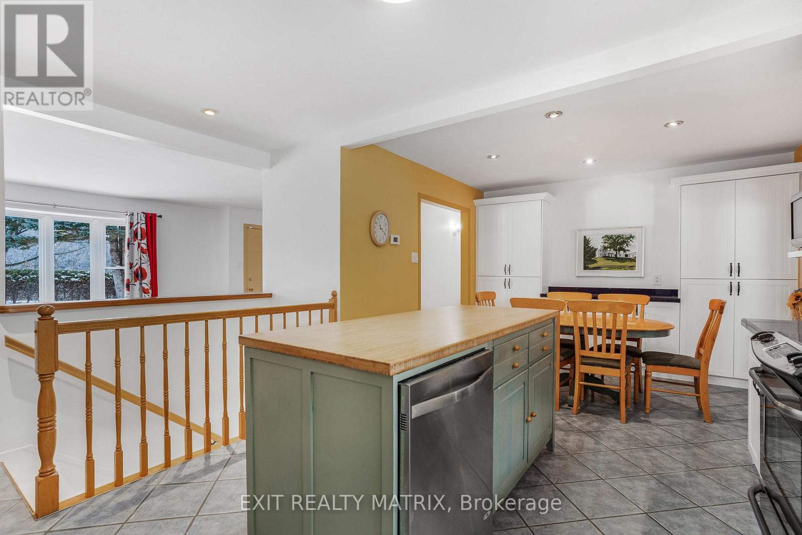 1261 Golf Road, East Hawkesbury, Ontario K6A 2R2 - Photo 12 - X12603196