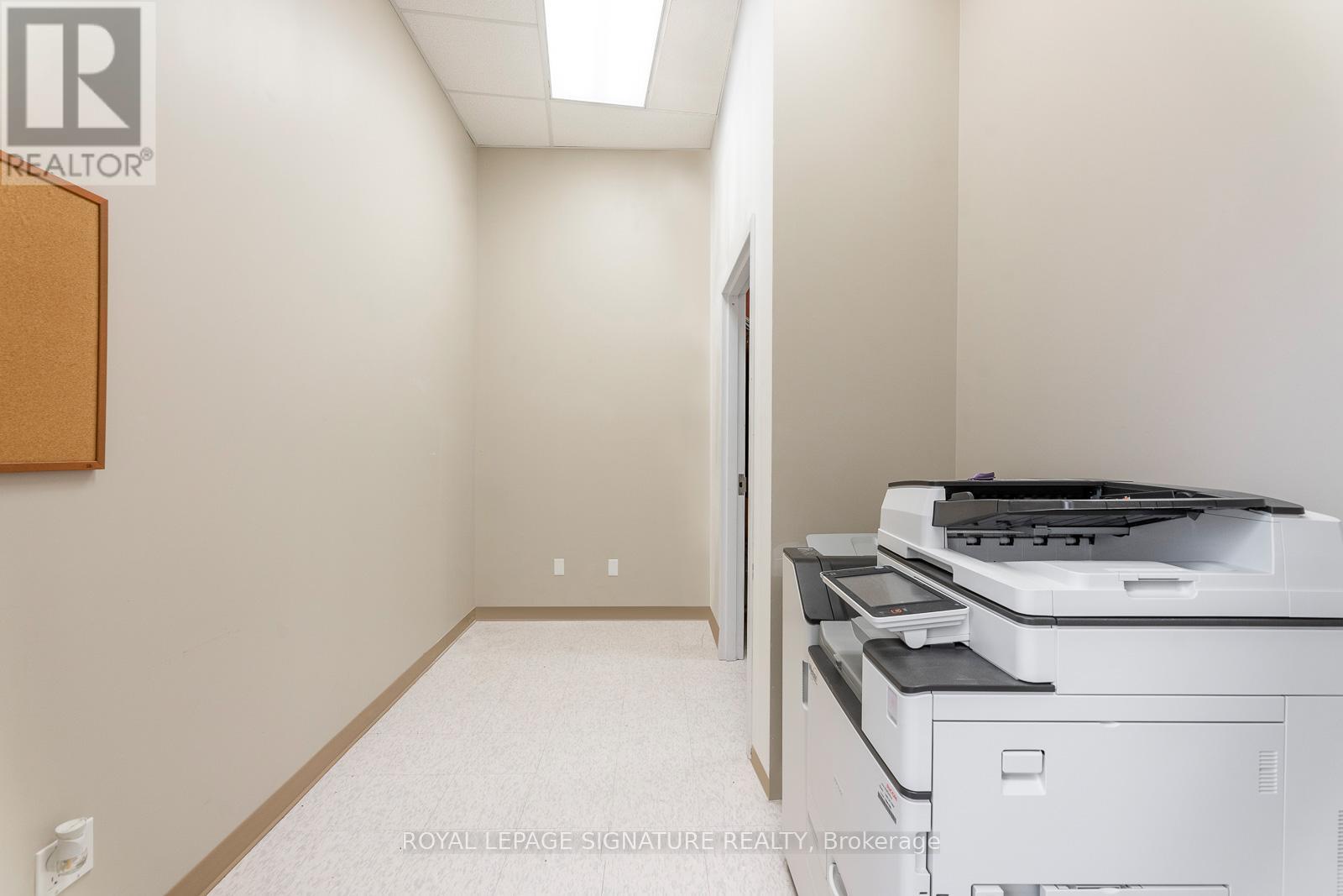 214c - 55 Wyndham St N, Guelph, Ontario  N1H 7T8 - Photo 12 - X12603134