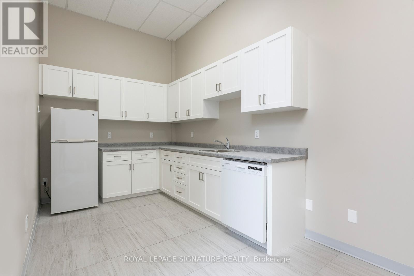 214c - 55 Wyndham St N, Guelph, Ontario  N1H 7T8 - Photo 13 - X12603134