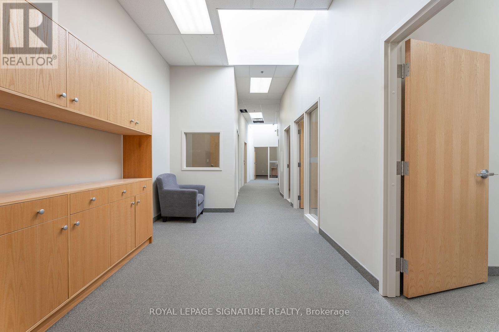 214c - 55 Wyndham St N, Guelph, Ontario  N1H 7T8 - Photo 2 - X12603134