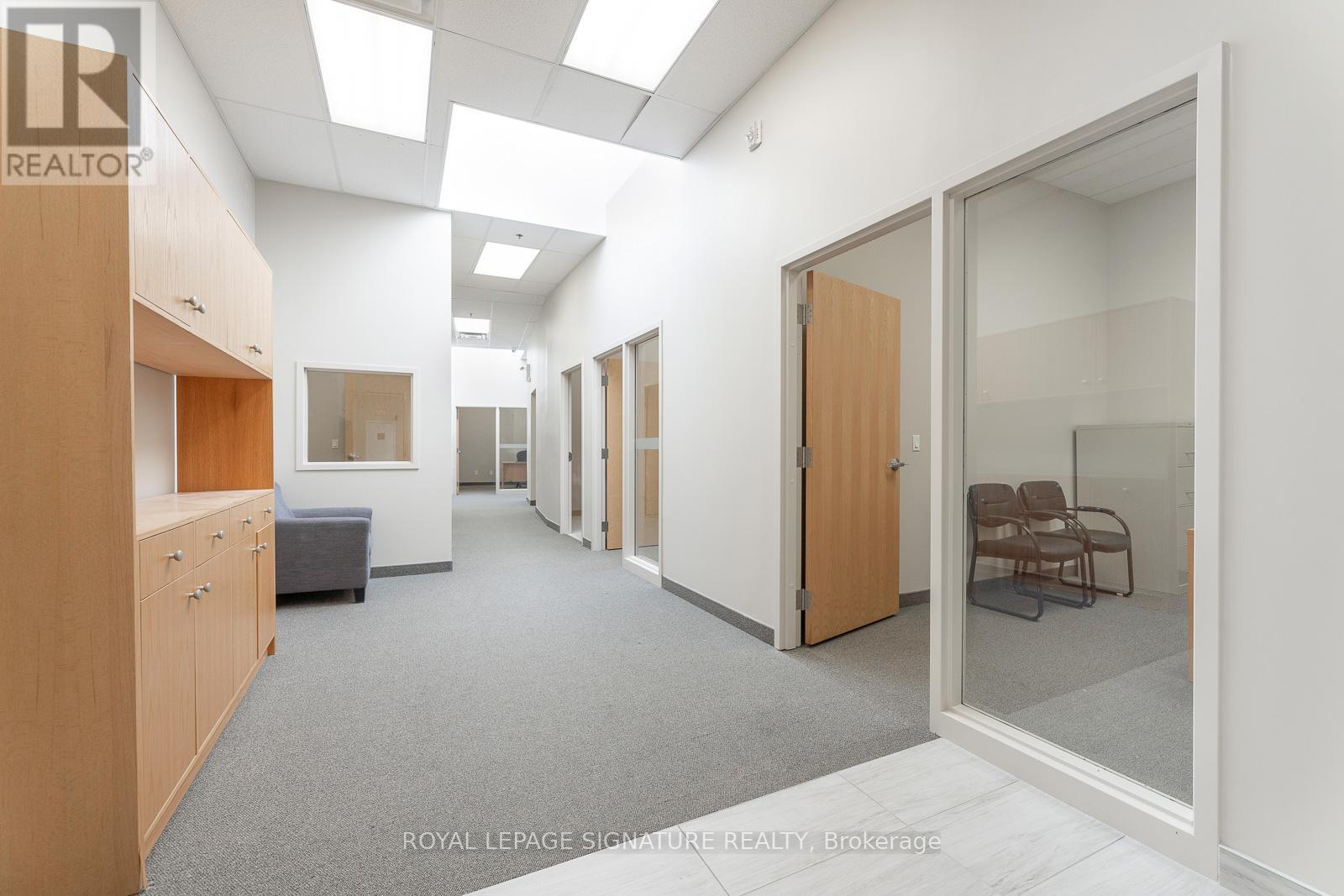 214c - 55 Wyndham St N, Guelph, Ontario  N1H 7T8 - Photo 3 - X12603134