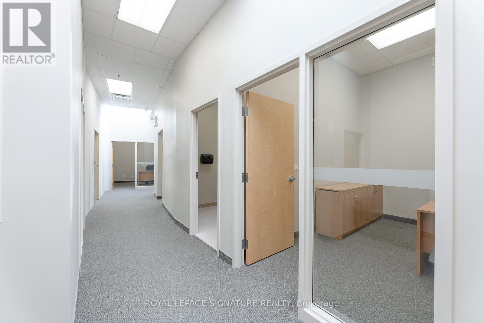 214c - 55 Wyndham St N, Guelph, Ontario  N1H 7T8 - Photo 4 - X12603134