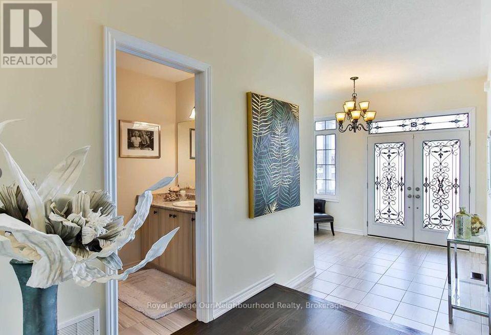 215 Northglen Boulevard, Clarington, Ontario  L1C 0T9 - Photo 2 - E12603168