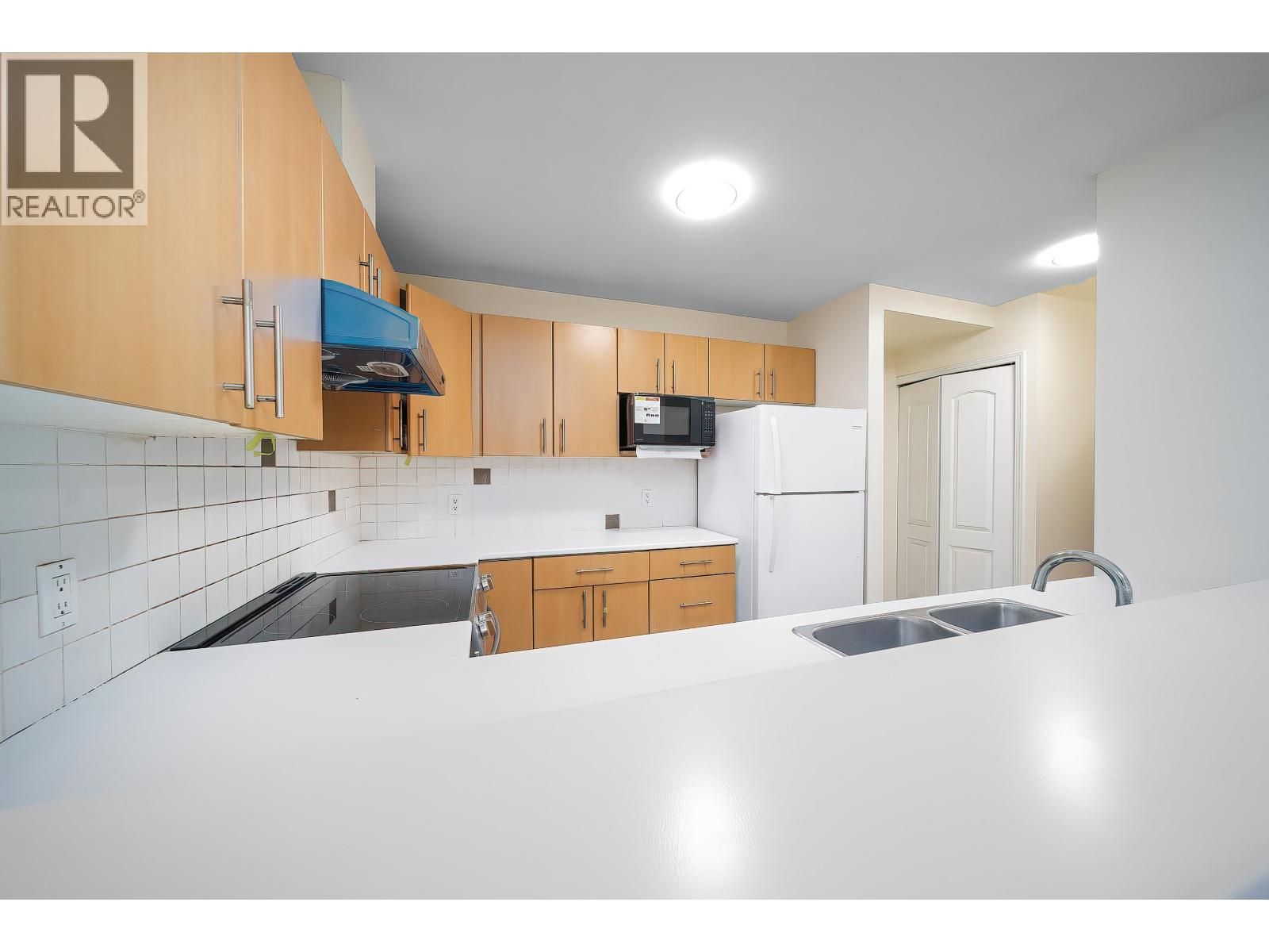 03 7128 17th Avenue, Burnaby, British Columbia  V3N 1K7 - Photo 8 - R3071582