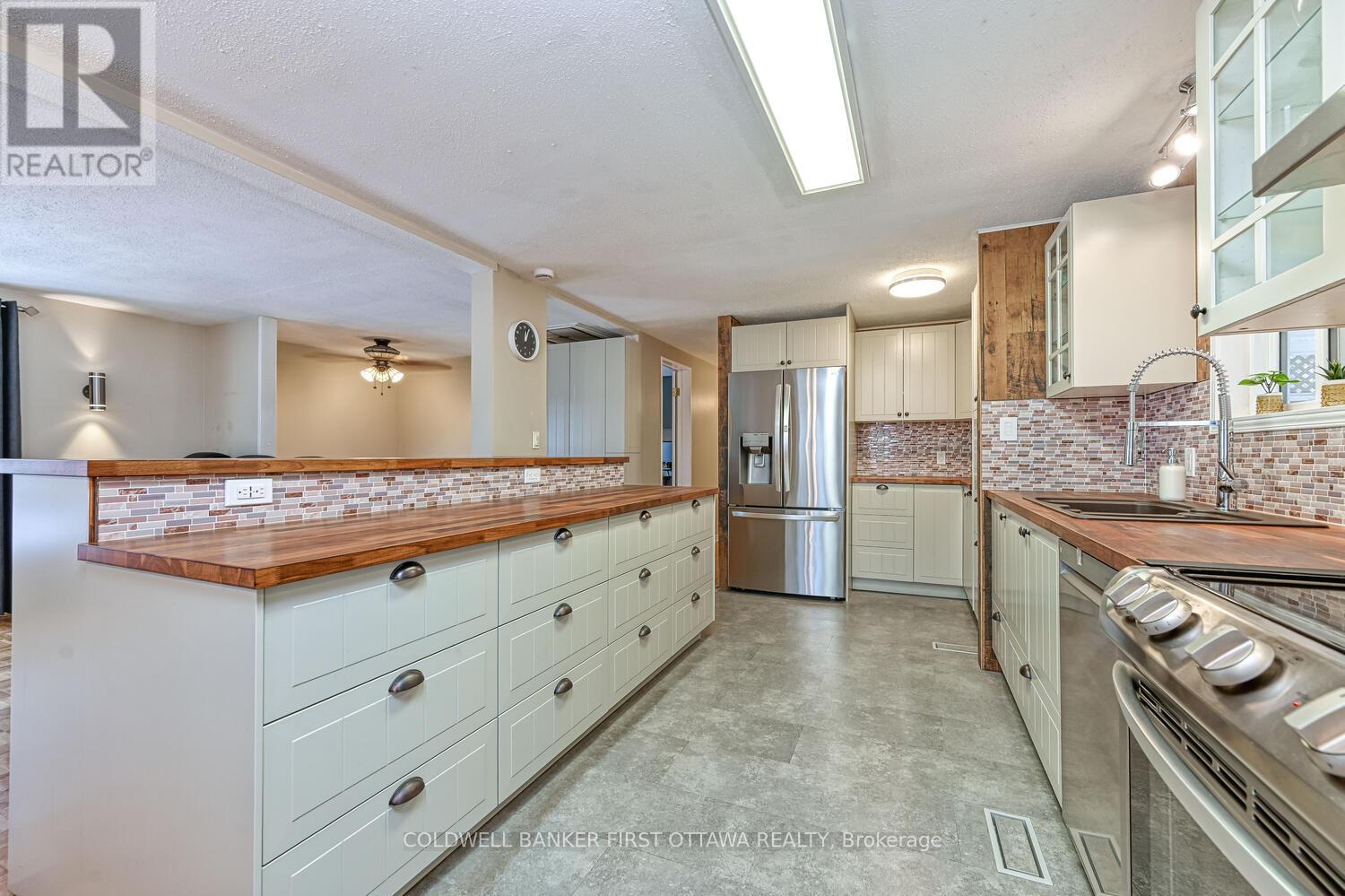 40 Fringewood Drive E, Ottawa, Ontario K2S 1V1 - Photo 11 - X12603184