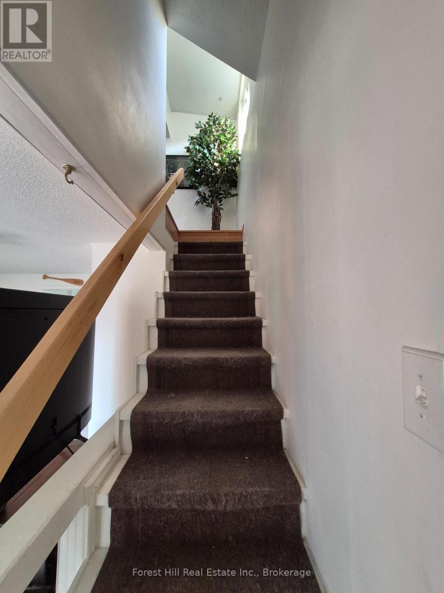 77 James Bay Junction Road S, Seguin, Ontario  P2A 0B2 - Photo 11 - X12453718