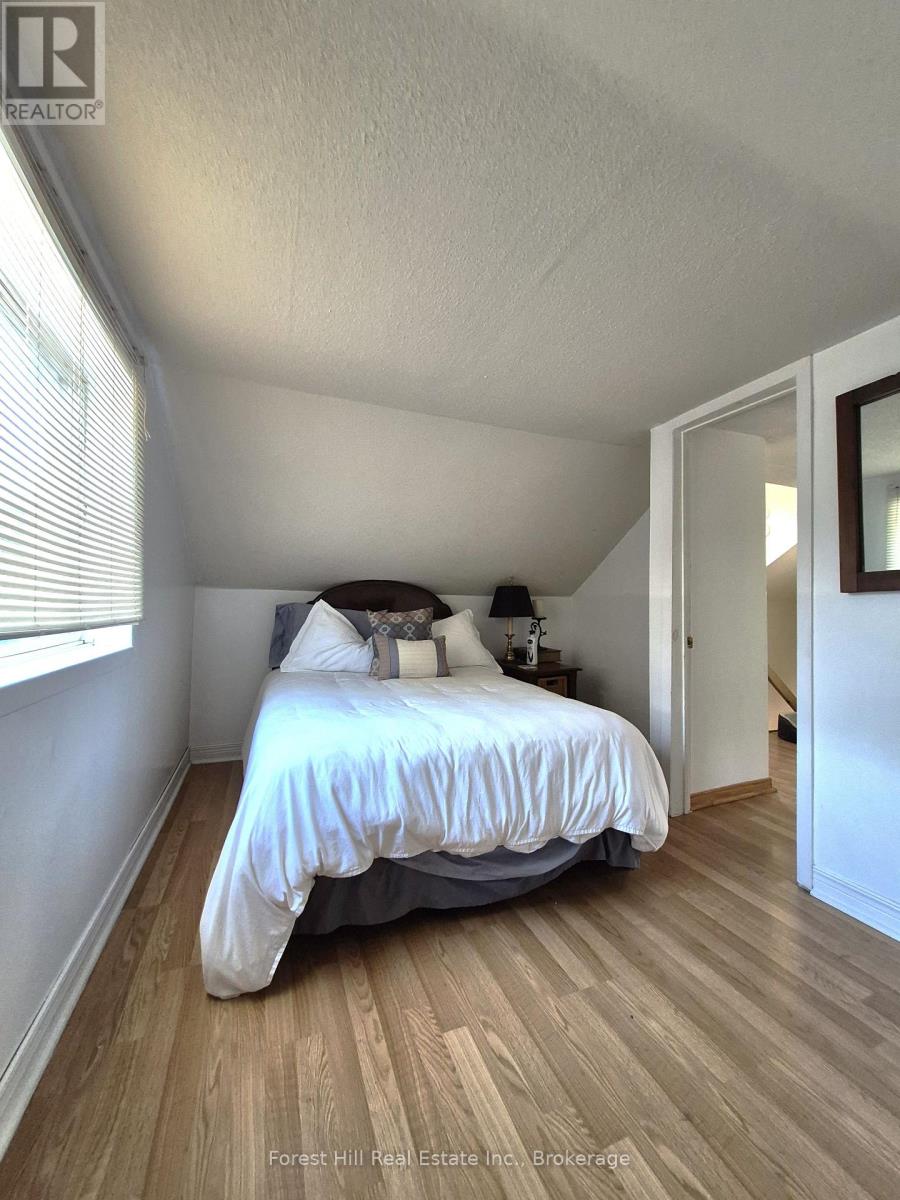 77 James Bay Junction Road S, Seguin, Ontario  P2A 0B2 - Photo 12 - X12453718