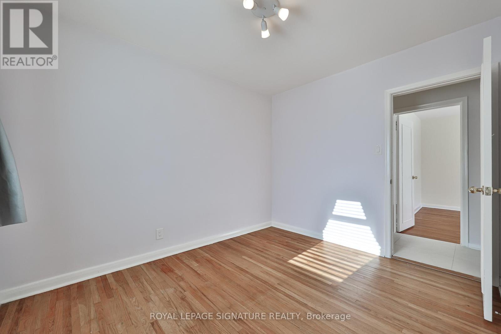 169 Norfolk Avenue, Richmond Hill, Ontario L4C 2C7 - Photo 16 - N12602312