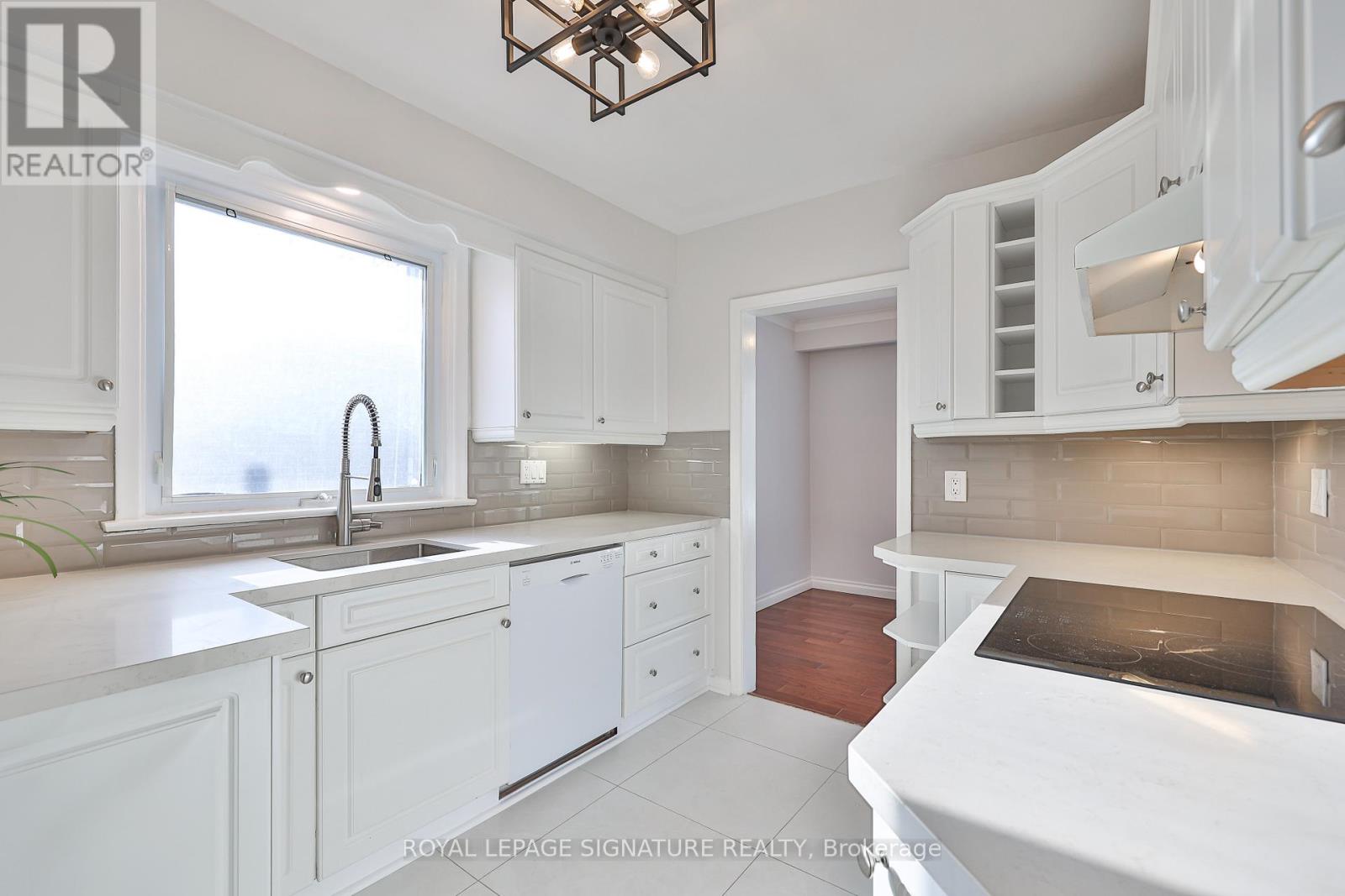 169 Norfolk Avenue, Richmond Hill, Ontario L4C 2C7 - Photo 12 - N12602312