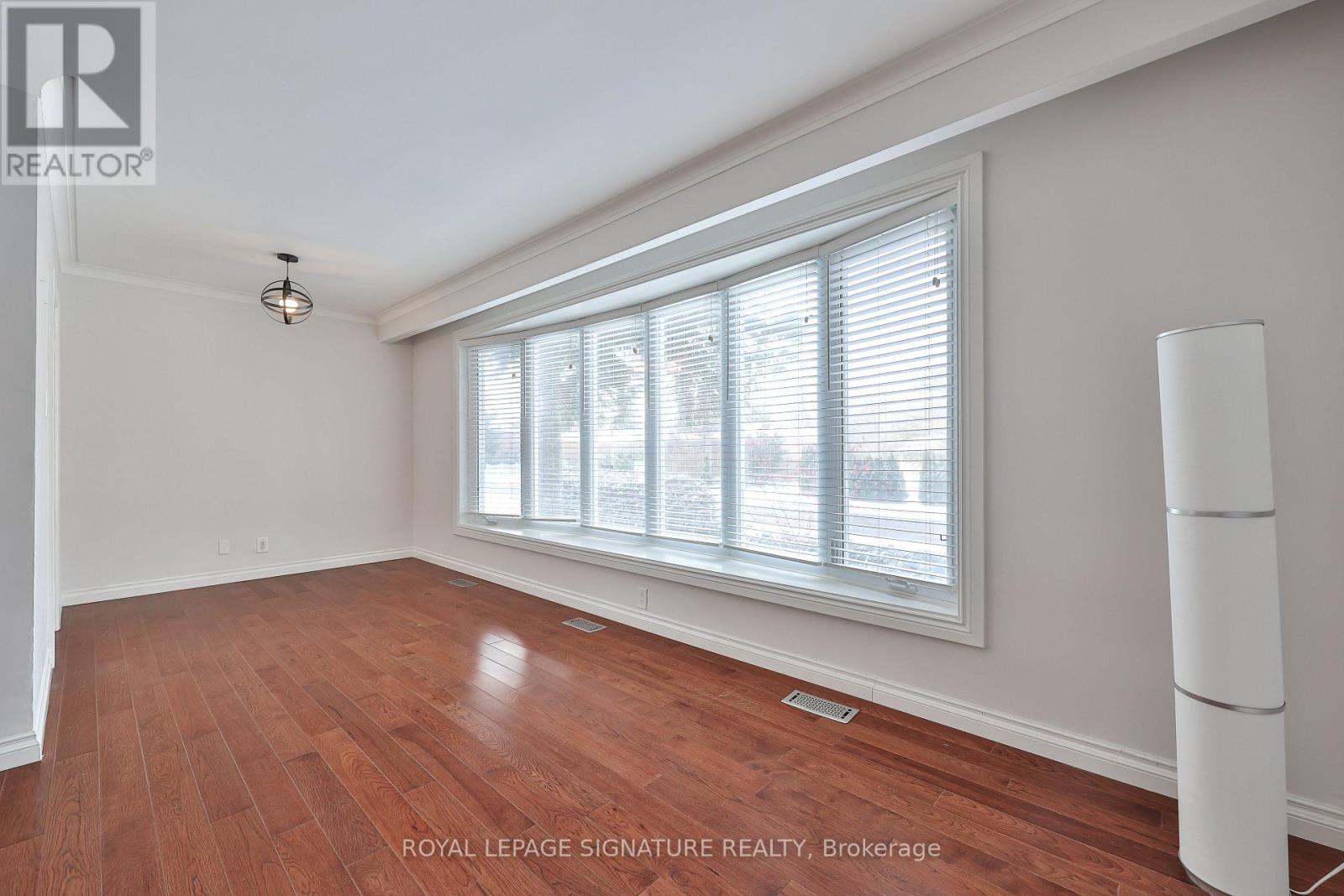 169 Norfolk Avenue, Richmond Hill, Ontario L4C 2C7 - Photo 7 - N12602312