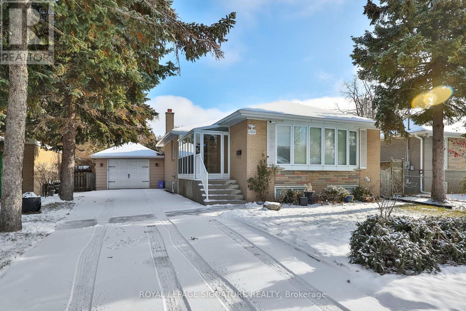 169 Norfolk Avenue, Richmond Hill, Ontario L4C 2C7 - Photo 3 - N12602312