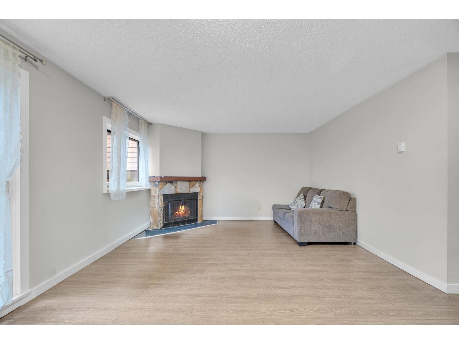 13335 70b Avenue, Surrey, British Columbia  V3W 7Z3 - Photo 7 - R3068477