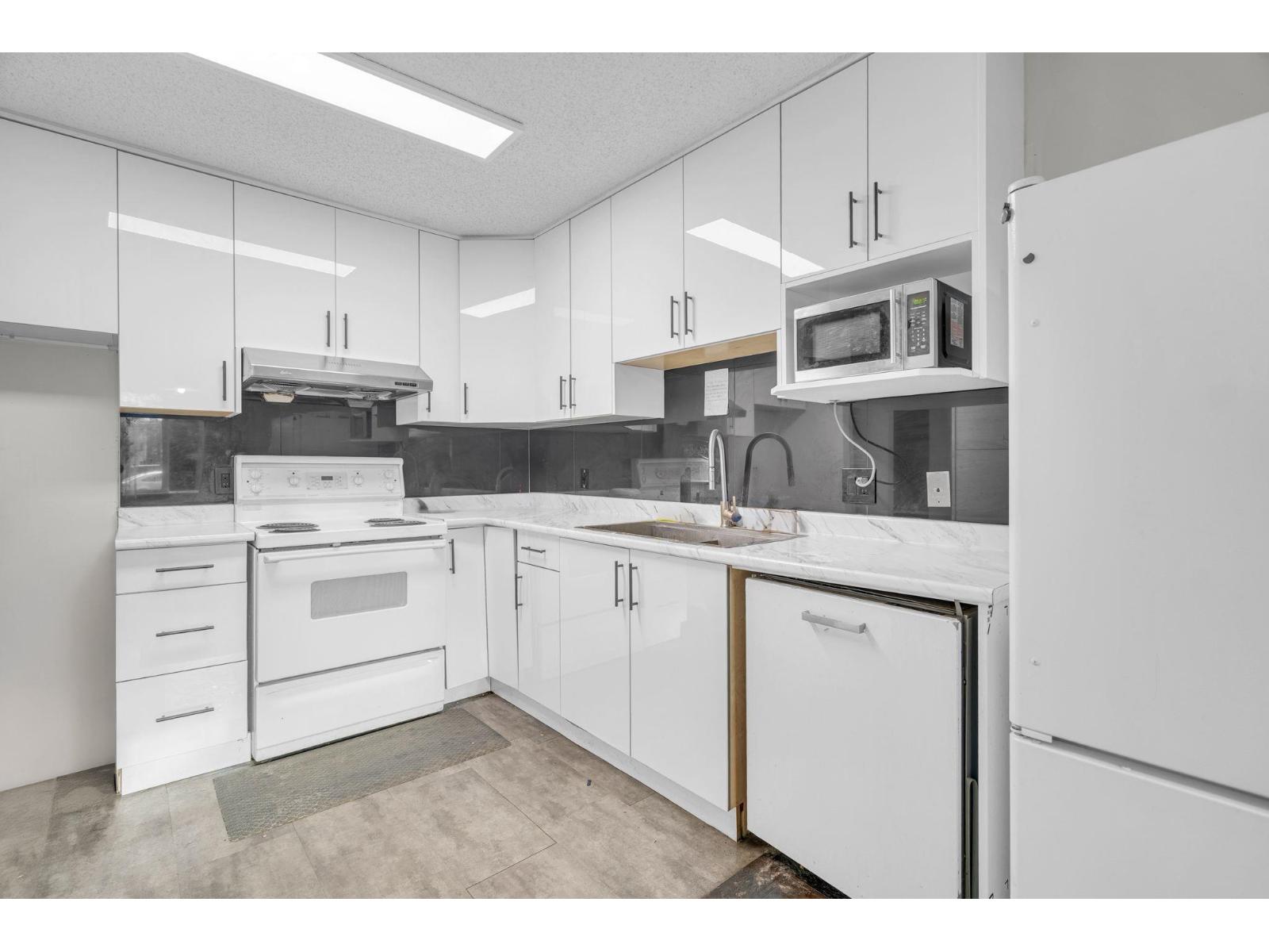 13335 70b Avenue, Surrey, British Columbia  V3W 7Z3 - Photo 5 - R3068477