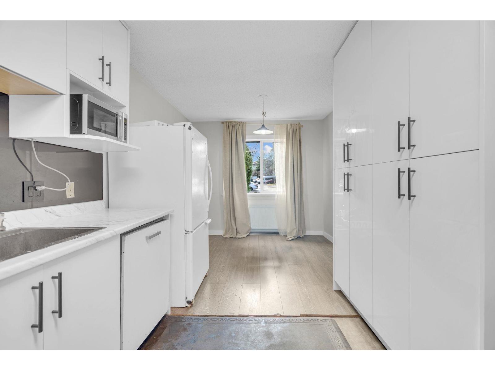 13335 70b Avenue, Surrey, British Columbia  V3W 7Z3 - Photo 6 - R3068477