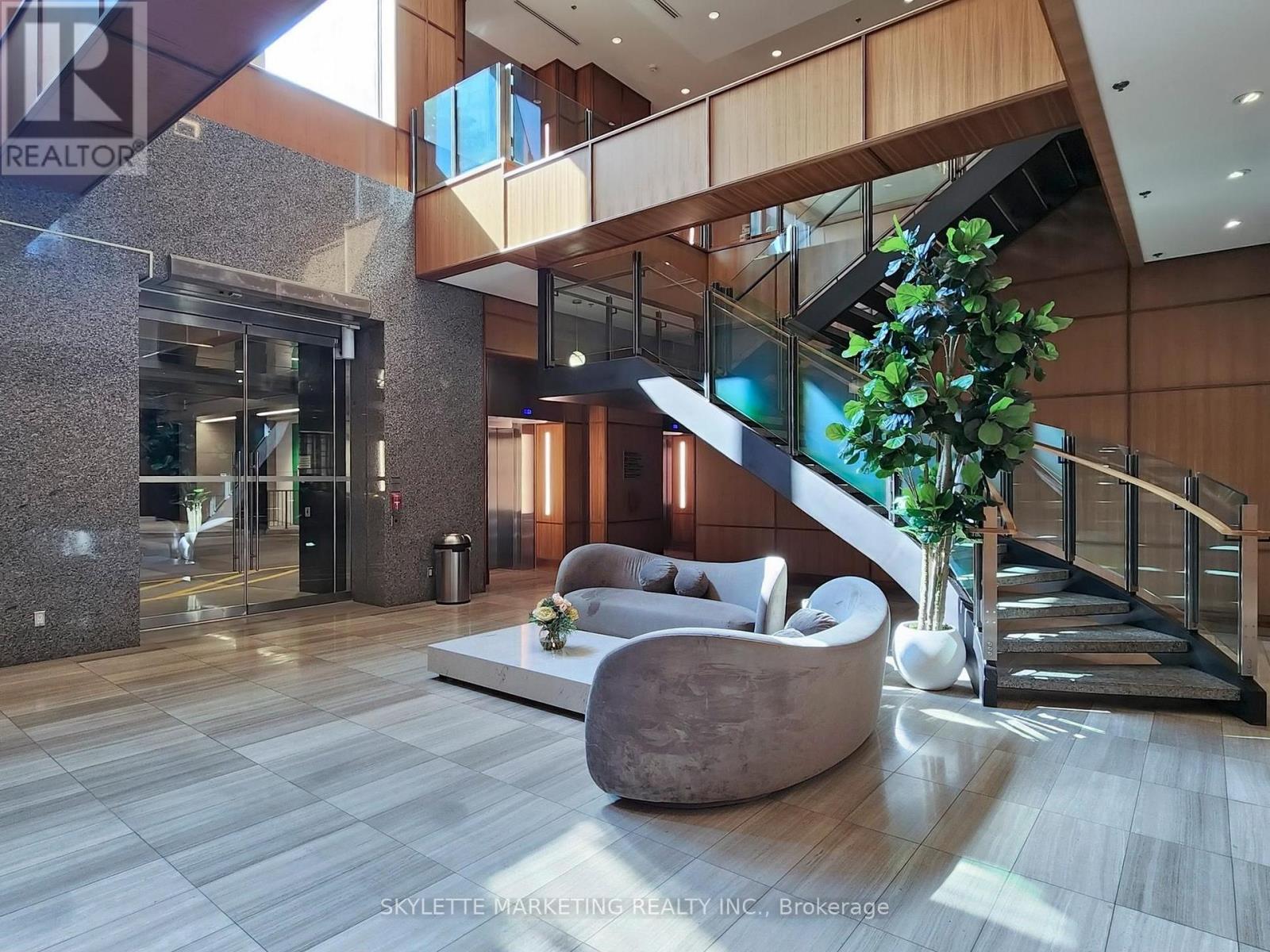 1128 - 111 St Clair Avenue W, Toronto, Ontario M4V 1N5 - Photo 4 - C12603206