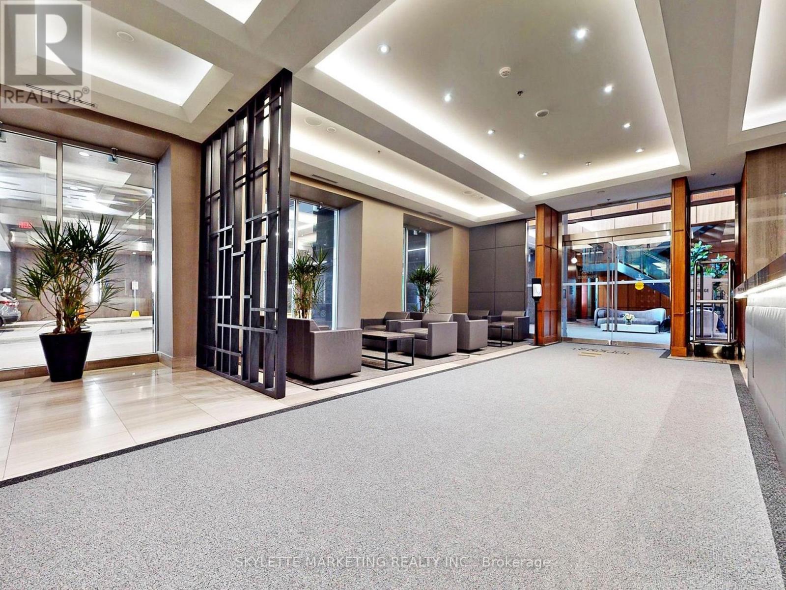 1128 - 111 St Clair Avenue W, Toronto, Ontario M4V 1N5 - Photo 8 - C12603206