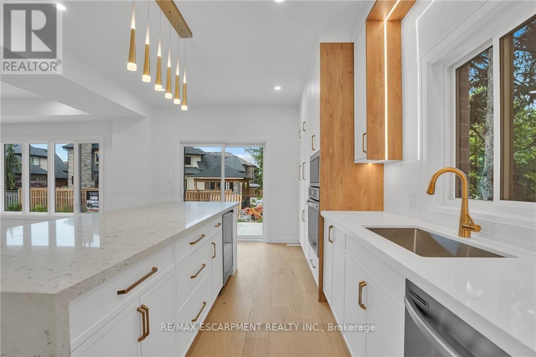 386 Southcote Road, Hamilton, Ontario L9G 2W3 - Photo 26 - X12556752