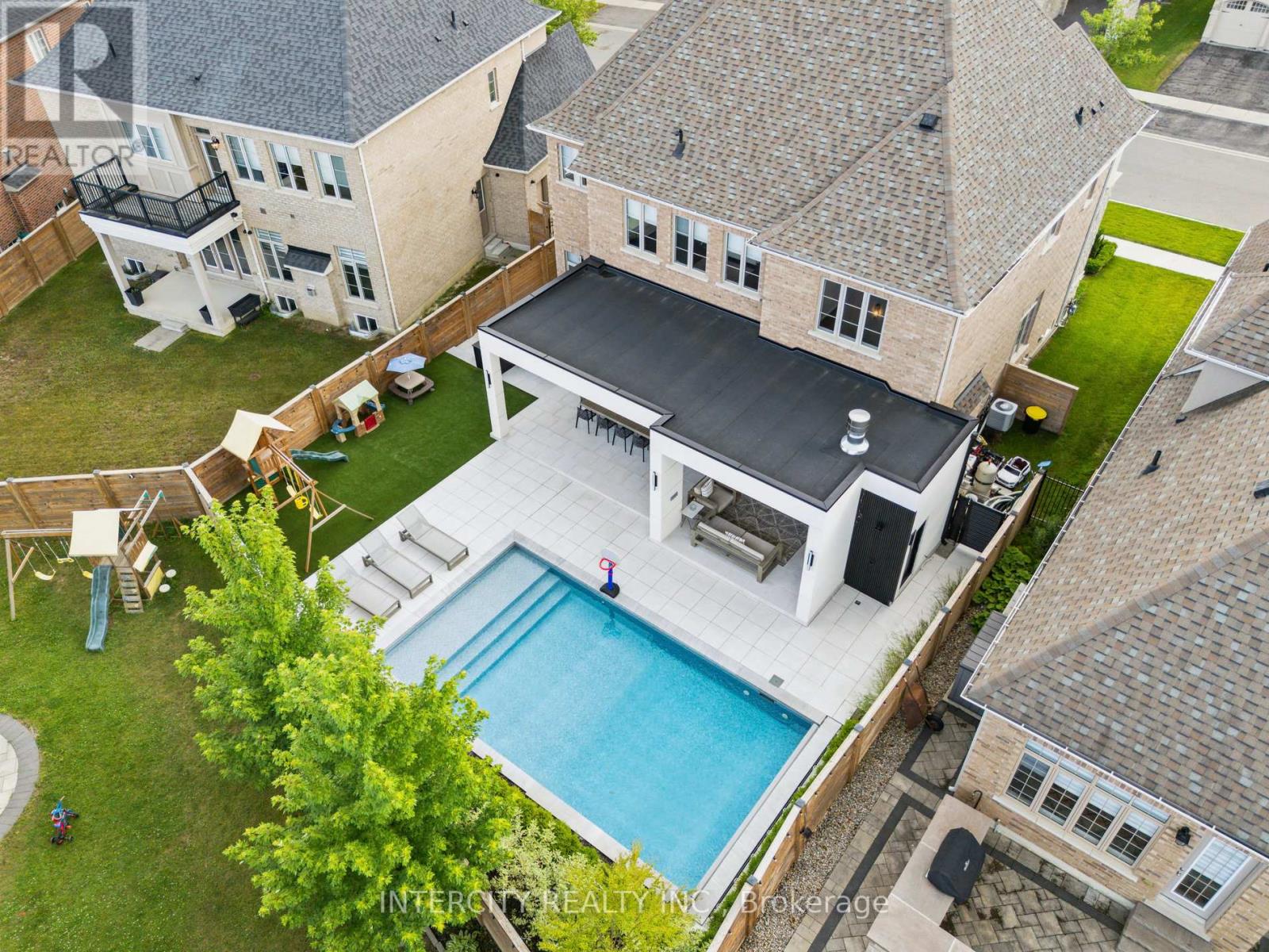 8 Larkin Avenue, King, Ontario  L7B 0N8 - Photo 2 - N12603220