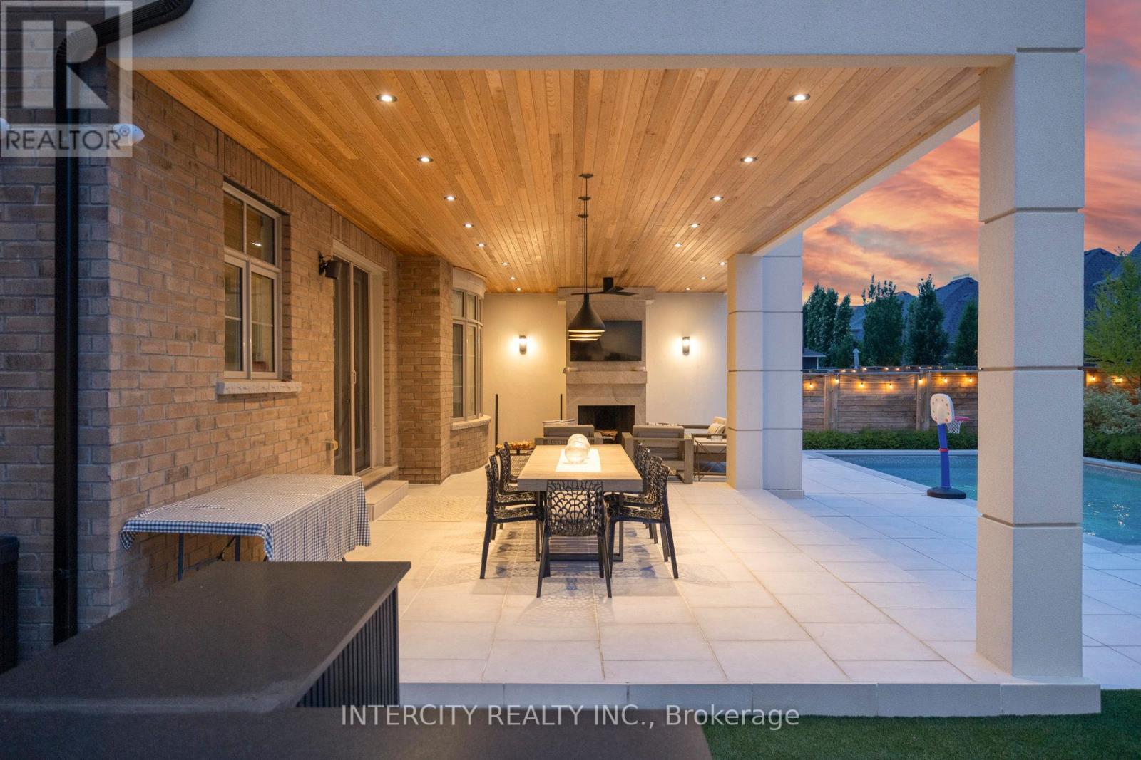 8 Larkin Avenue, King, Ontario  L7B 0N8 - Photo 3 - N12603220