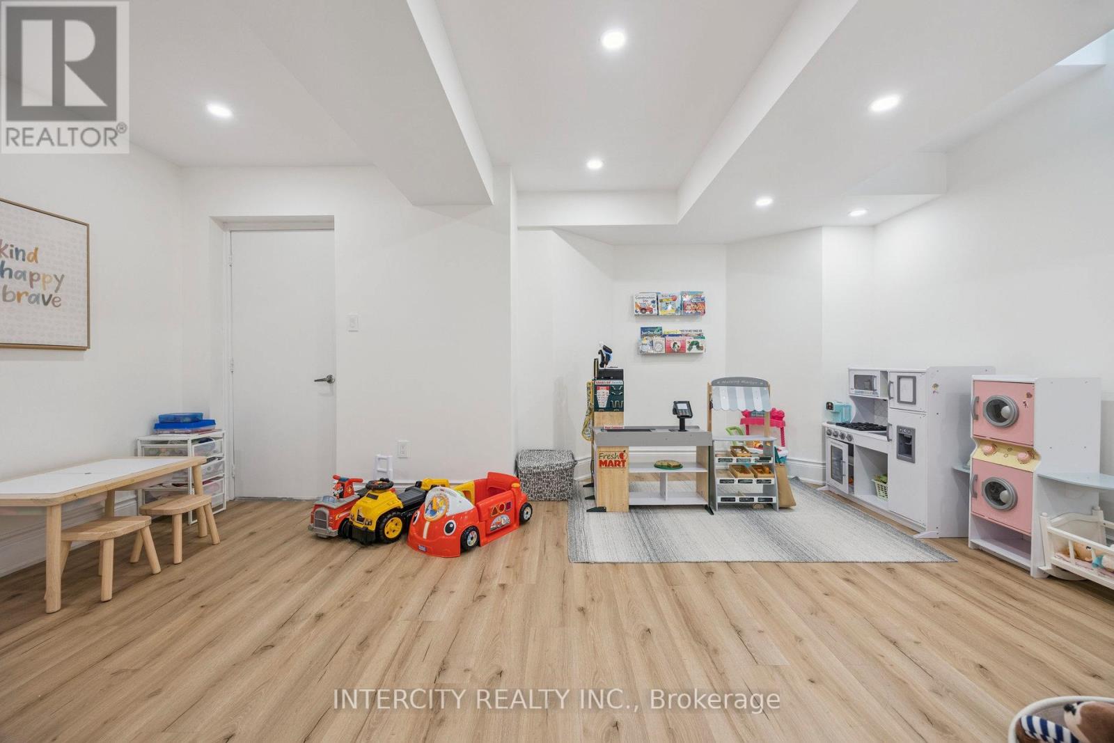 8 Larkin Avenue, King, Ontario  L7B 0N8 - Photo 31 - N12603220