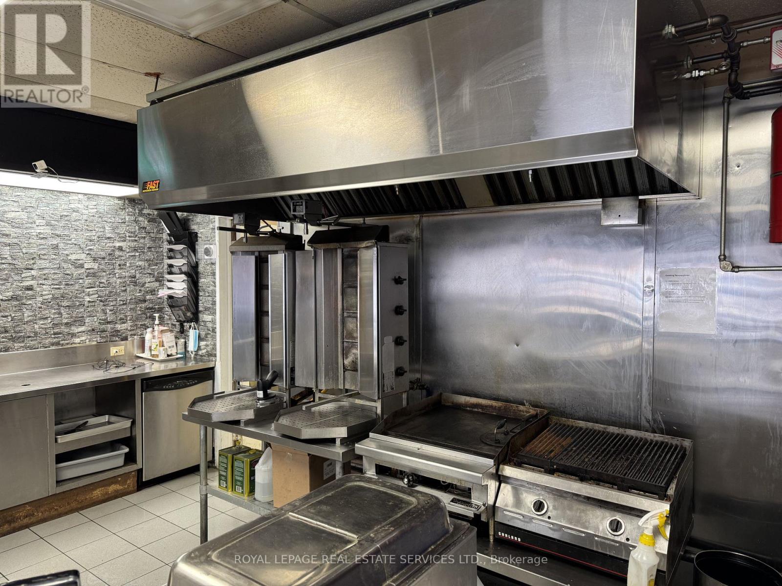 10 - 495 Walkers Line, Burlington, Ontario  L7N 2E3 - Photo 7 - W12603182