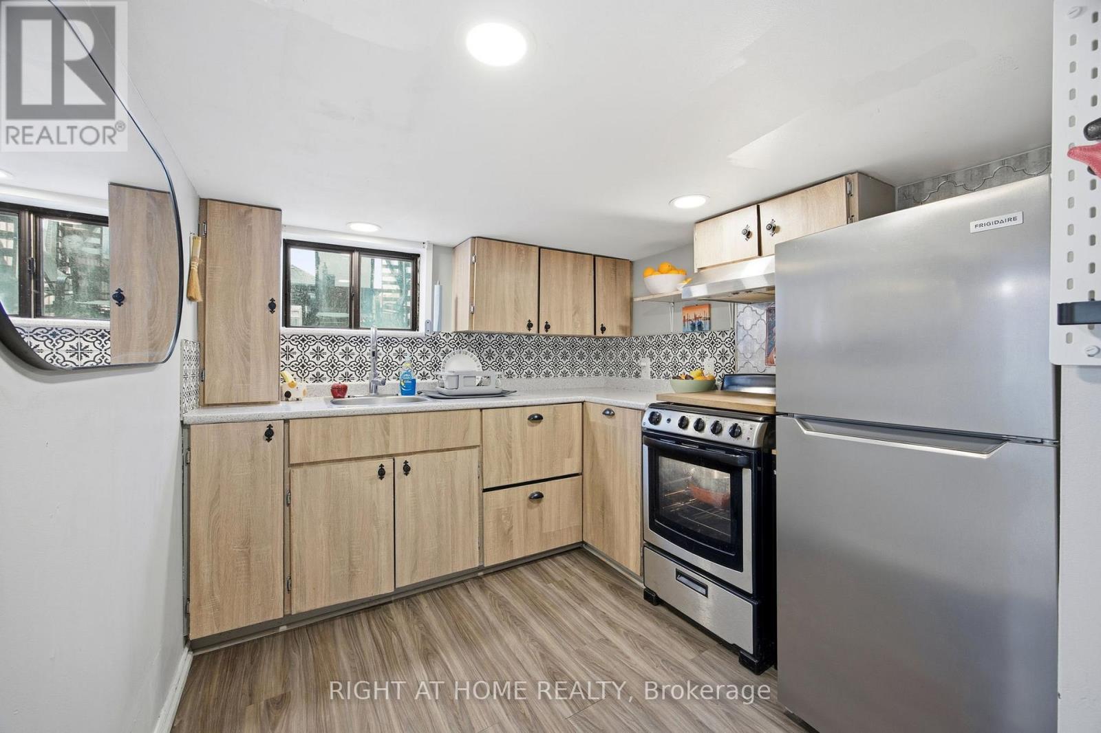 47 Ronald Avenue, Toronto, Ontario  M6E 4M8 - Photo 19 - W12603190