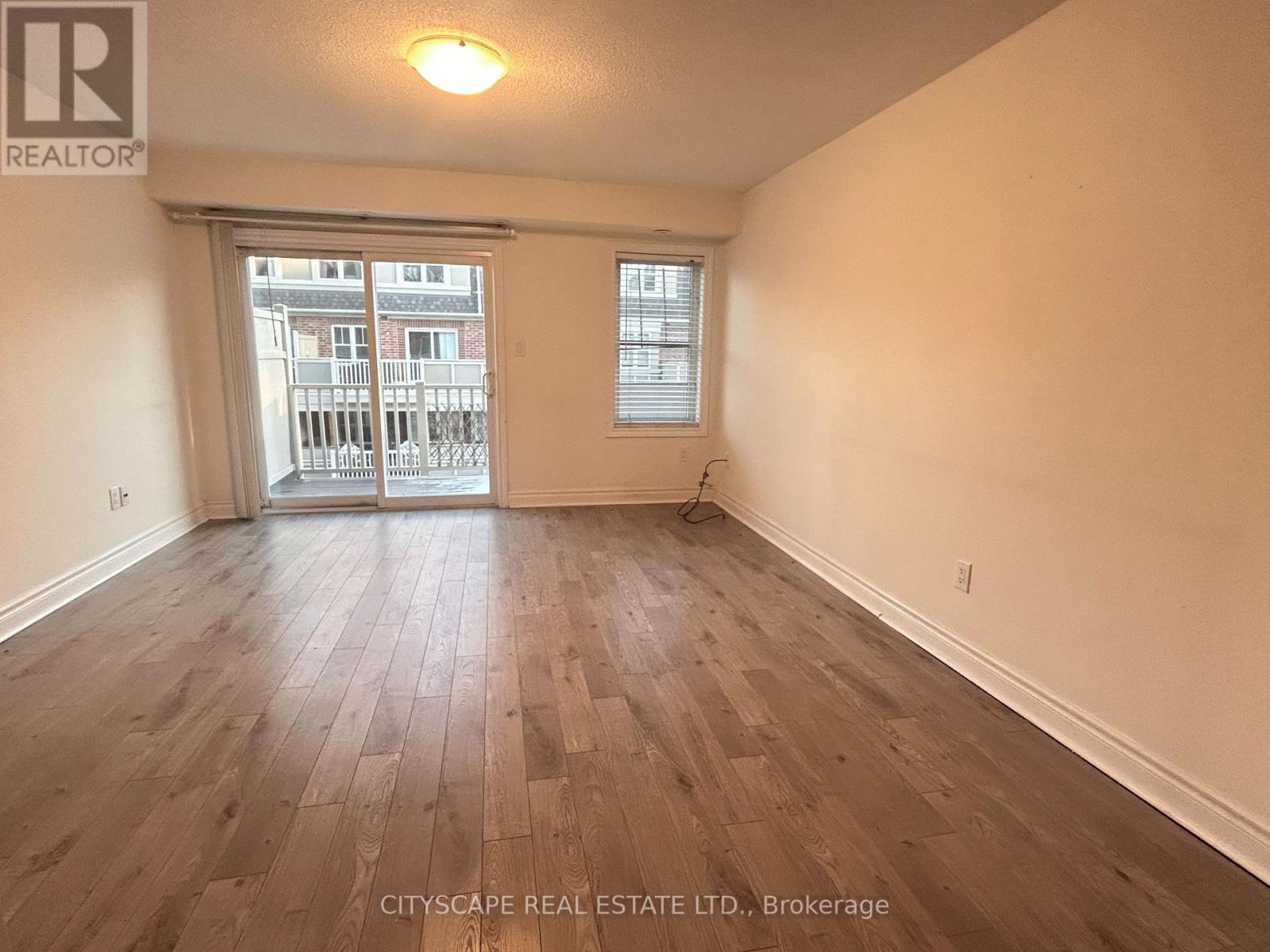 2 - 600 Shoreline Drive, Mississauga, Ontario  L5B 0A8 - Photo 2 - W12603208