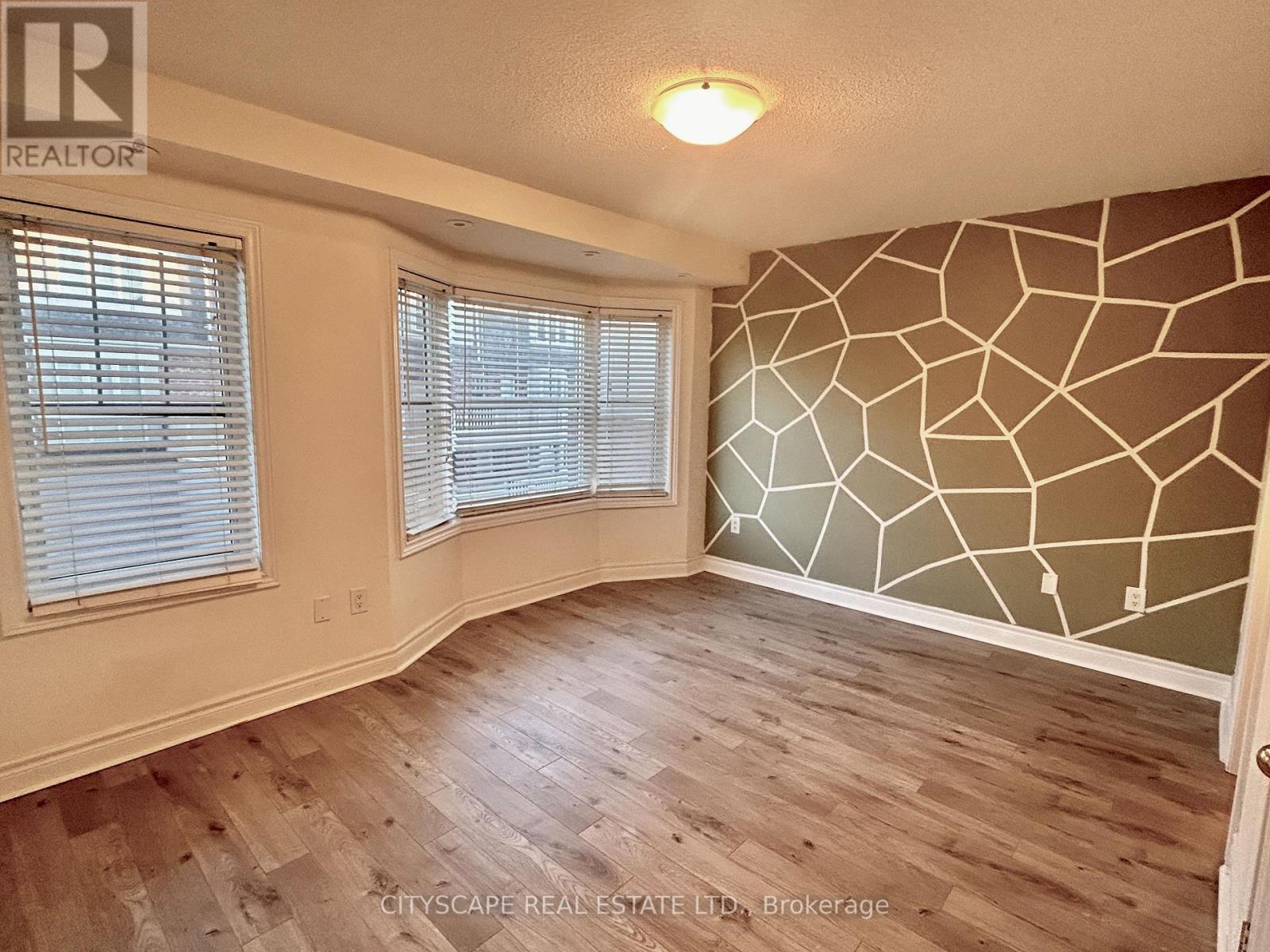 2 - 600 Shoreline Drive, Mississauga, Ontario  L5B 0A8 - Photo 7 - W12603208