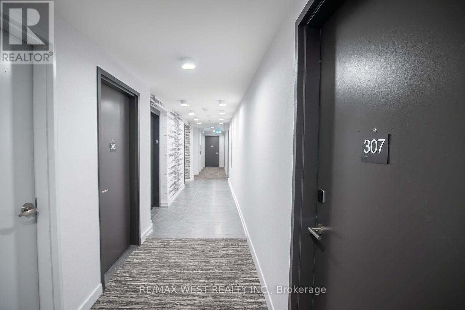 307 - 6 Chartwell Road, Toronto, Ontario  M8Z 4E8 - Photo 3 - W12603214