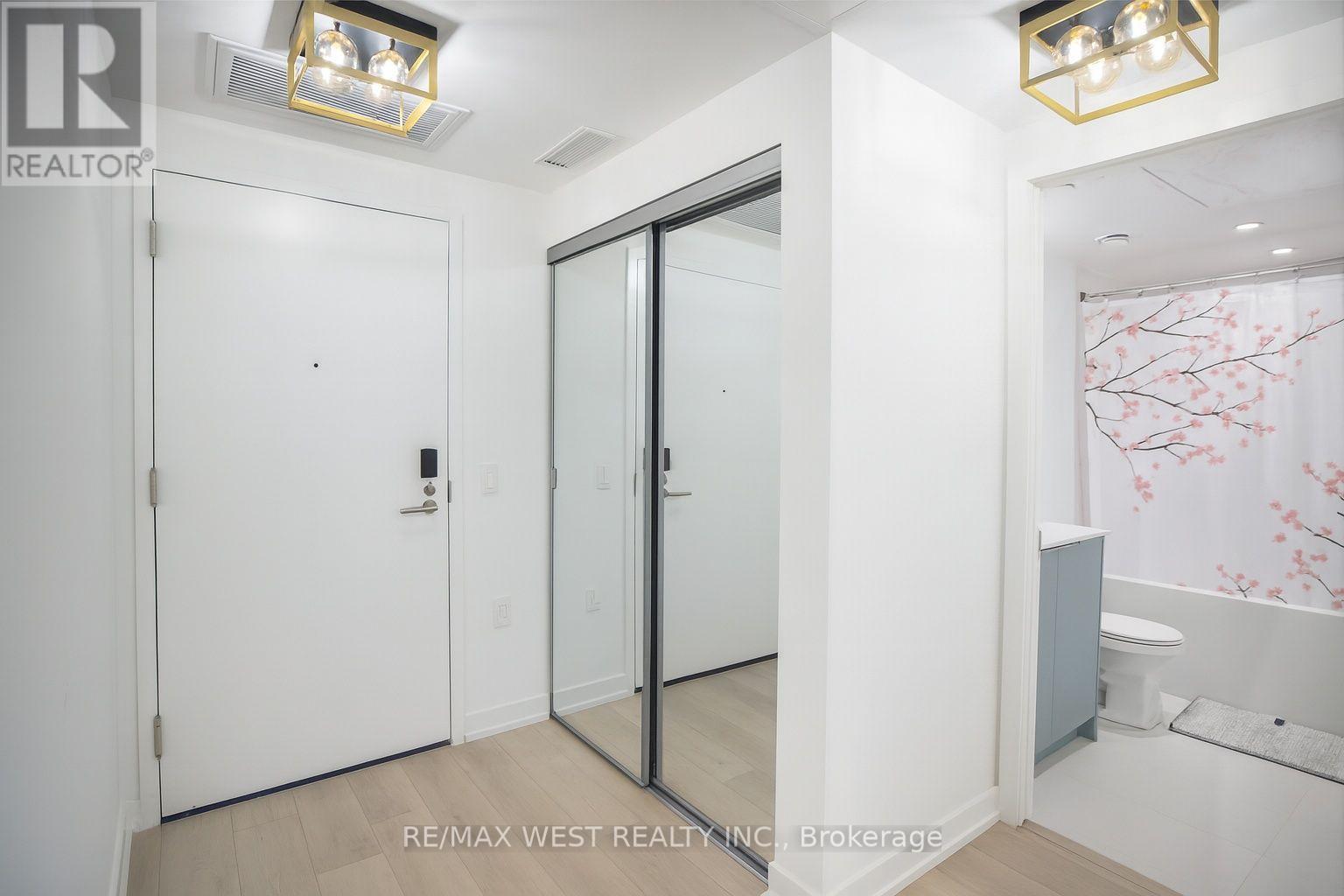 307 - 6 Chartwell Road, Toronto, Ontario  M8Z 4E8 - Photo 4 - W12603214