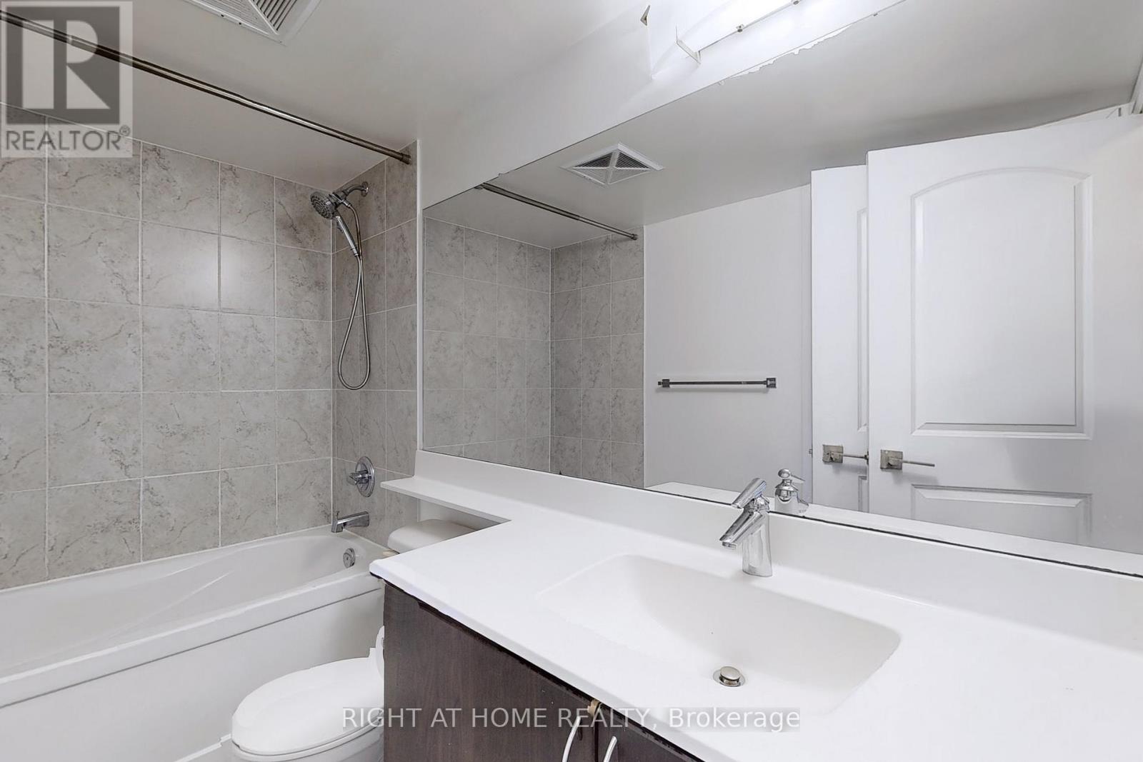 212 - 1060 Sheppard Avenue W, Toronto, Ontario  M3J 0G7 - Photo 17 - W12603218