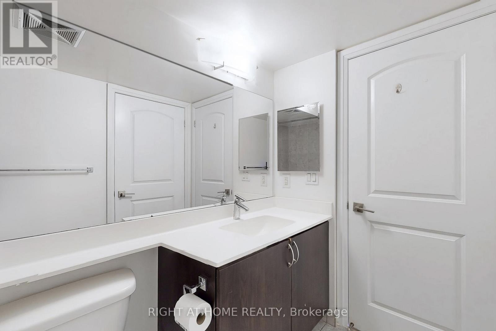 212 - 1060 Sheppard Avenue W, Toronto, Ontario  M3J 0G7 - Photo 18 - W12603218