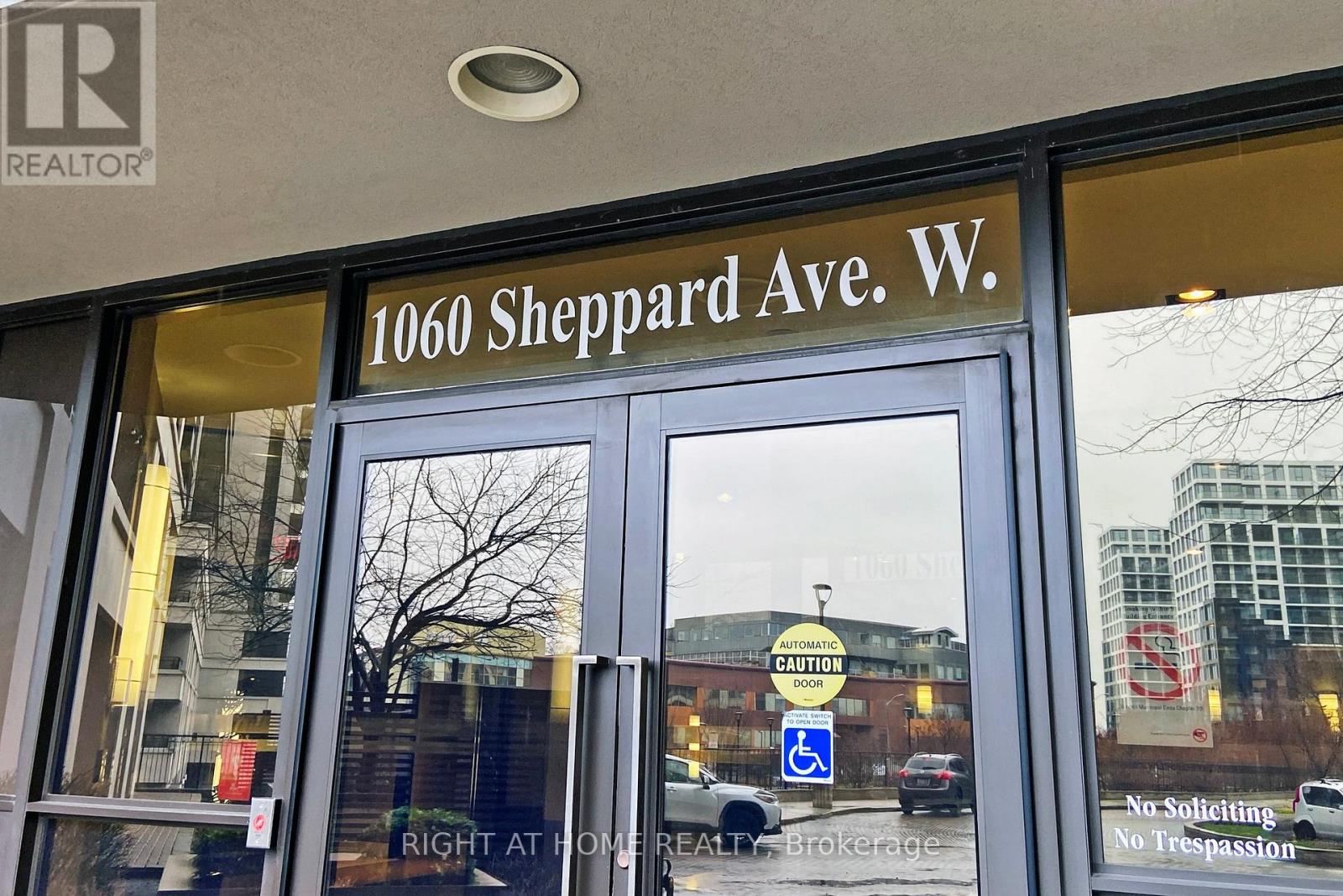 212 - 1060 Sheppard Avenue W, Toronto, Ontario  M3J 0G7 - Photo 2 - W12603218