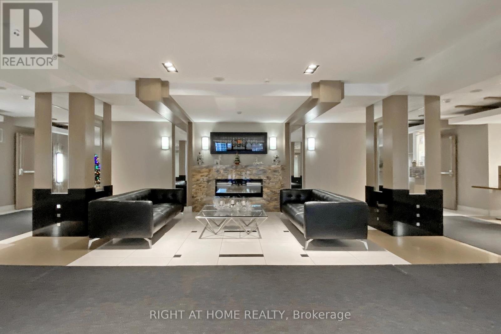 212 - 1060 Sheppard Avenue W, Toronto, Ontario  M3J 0G7 - Photo 4 - W12603218