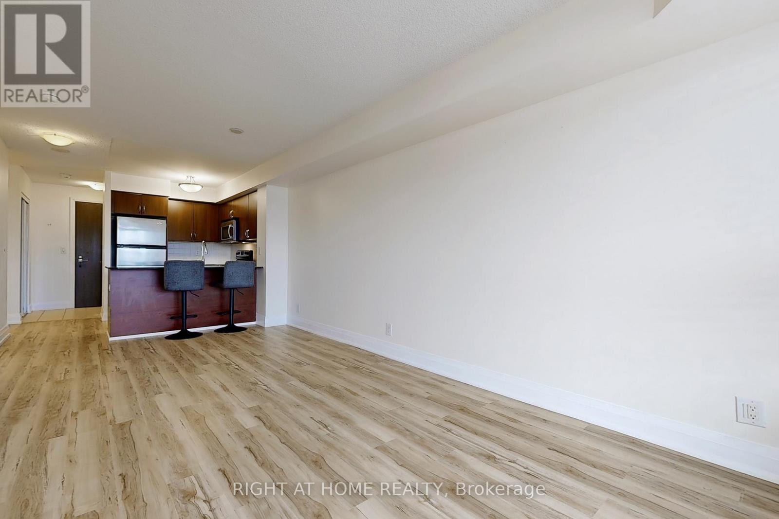 212 - 1060 Sheppard Avenue W, Toronto, Ontario  M3J 0G7 - Photo 7 - W12603218