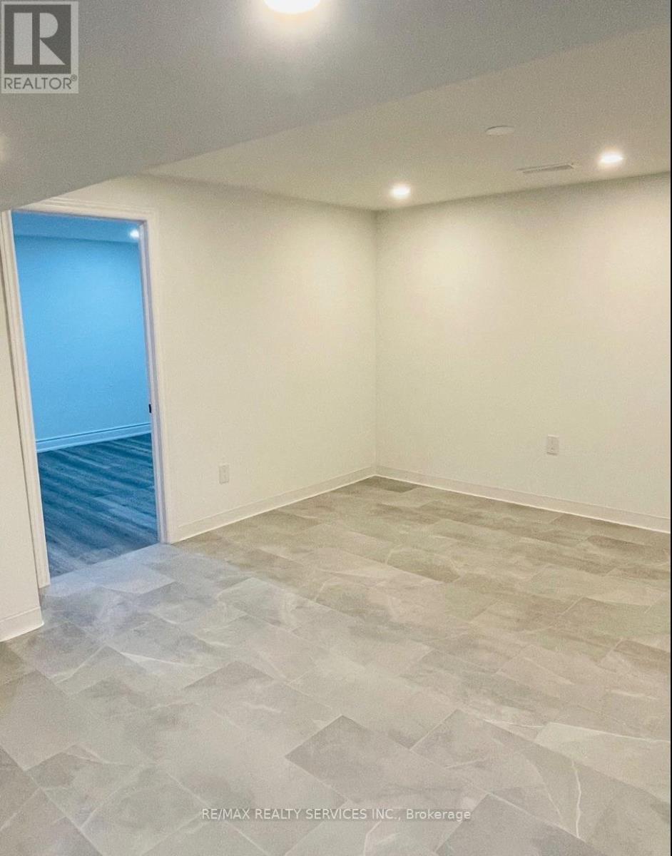 Basement - 14 Niles Court, Brampton, Ontario L6S 5T6 - Photo 11 - W12587888