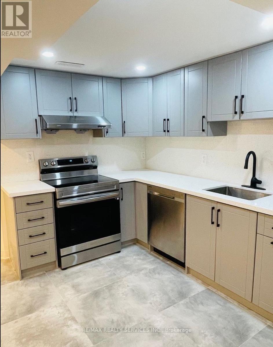 Basement - 14 Niles Court, Brampton, Ontario L6S 5T6 - Photo 4 - W12587888